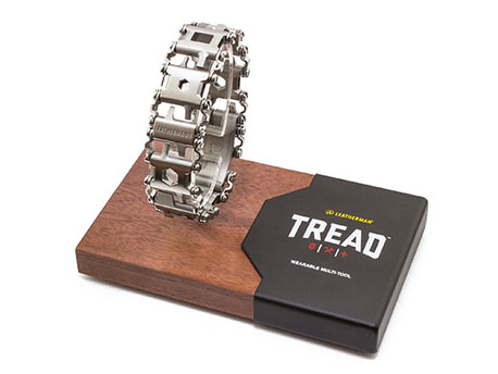 Leatherman Tread Single Display Hout